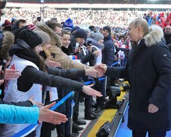 "Виступають у ролі спостерігачів": росіяни не готові скидати режим Путіна, — розвідка Латвії