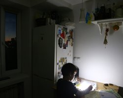 РФ била "по ключових елементах" енергосистеми: в яких регіонах найгірше зі світлом (відео)