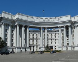 В МИД советуют украинцам не ездить в Венгрию: на фоне произвола властей