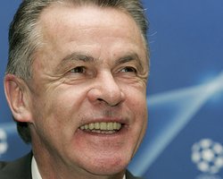 Хитцфельд назвал состав на матч против сборной Украины