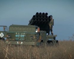 Украинские военные с помощью "Ураганов" учились топить вражеский десант на берегу Азовского моря