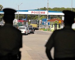 Поток граждан РФ в Украину уменьшился в два раза