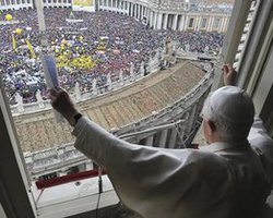 Микроблог Папы Римского в Twitter закроют после его отречения