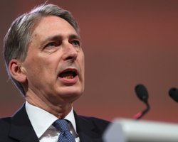 Великобритания может дать Украине оружие, - глава МИД