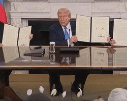 "Обязались навсегда": Армения и Азербайджан подписали соглашение о прекращении боевых действий (видео)