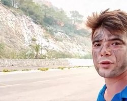 Возил воду спасателям. При пожаре в Турции погиб 25-летний волонтер (видео)