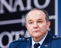 "Уничтожьте все": экс-главком НАТО призвал Запад помочь Украине наносить удары по Крыму