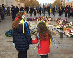 В Париже почтили память жертв Голодомора