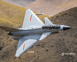 Китайський винищувач J-10 пройшов "бойове хрещення" в Індії: він міг збити французький Rafаle, — FT