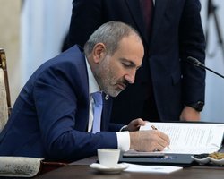 Зрада по-армянски. Пашинян признался, что Ереван почти не помогал армии Карабаха