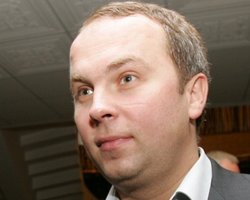 Янукович уволил Шуфрича и ряд других чиновников