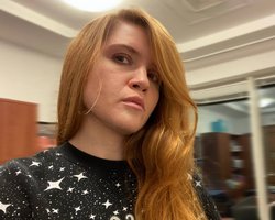 "Де мітинги за терміни служби?": Безугла, яка проголосувала "за" законопроєкт №12414, прокоментувала протести