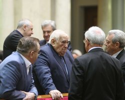 Первым избранным депутатом объявлен регионал Звягильский