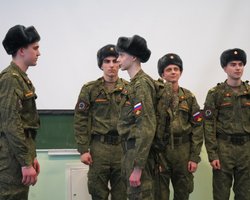 "Контроль над молодежью": ВС РФ под Луганском начнут подготовку подростков к фронту, — ОВА