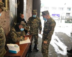 Премьер Армении Пашинян назвал войну Отечественной и призвал поддержать мобилизацию