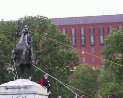 "Не при моей власти": Трамп заявил, что не допустит сноса памятника Джорджу Вашингтону