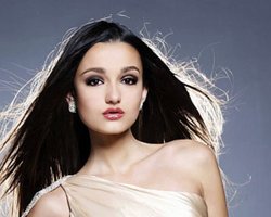 "Я жертва насильства": українська модель зробила заяву про файли Епштейна (фото)