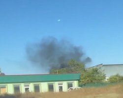 Поднялся густой черный дым: в Севастополе прогремел мощный взрыв, — соцсети (фото, видео)