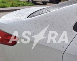 "Чорний дощ" у Рязані: після пожежі на НПЗ місто вкрили липкі плями (фото)