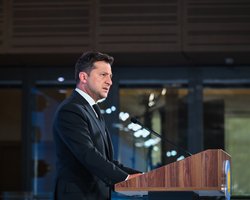 Офис президента решил проводить пресс-марафон Зеленского не в пиццерии, — СМИ