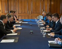 Зеленский и Волкер обсудили в Канаде ситуацию на Донбассе