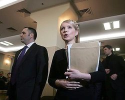 Тимошенко покинула здание суда