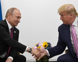 Путин отверг предложенный США мирный план и получил "подарок" от Трампа, — FT
