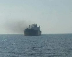 "Борт судна поражен": корабль у берегов Йемена атаковали ракетой (карта)