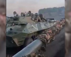 Прятался между домами: Легион "Свобода России" уничтожил российский БТР в Теткино (видео)