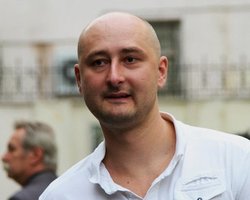 Бабченко рассказал, как "месяц жил с мишенью на лбу"