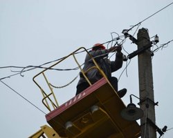 Энергетики вернули Киев и область к отключениям света по графику после ракетных ударов, — ДТЭК