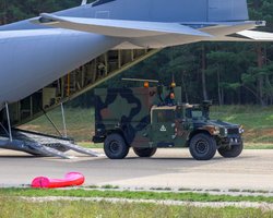 США могут возобновить поставки оружия Украине: СМИ узнали, когда именно это произойдет