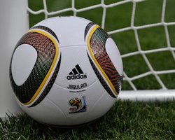 Мяч ЧМ-2010 назвали и катастрофой, и самым круглым в истории