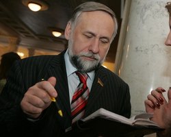 Кармазин готовит иски о лишении мандатов еще нескольких депутатов, - СМИ