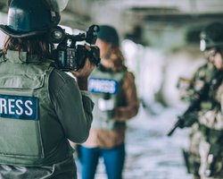 Иностранные журналисты начали получать от россиян "приглашения" посетить Покровск и Купянск: о чем там идет речь