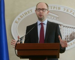 Яценюк озвучил примерный курс гривны для госбюджета-2015