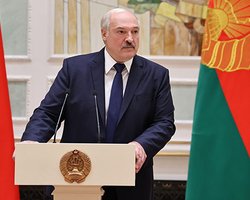 "Мы отступать не собираемся". Лукашенко заявил, что протестующие переступили через "красные линии"