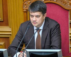 Разумков обіцяє йти в суд, якщо "Слуга народу" позбавить його депутатського мандата (відео)