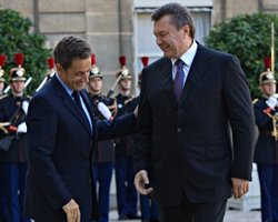 Янукович: Украина и Франция имеют похожие политические системы