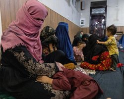 "Страх окутывает все", — журналисты о жизни в Кабуле после захвата города талибами (фото)