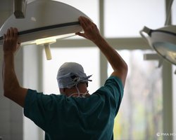 РФ набирает неквалифицированных врачей из Африки из-за дефицита людей, — разведка Британии