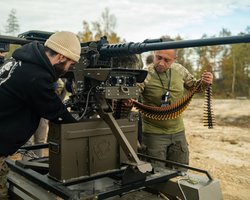 "Воювати замість піхоти будуть наші роботи": "Флеш" заявив про бум НРК в Україні