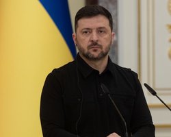 "Сьогодні мирної угоди немає": Зеленський не виключає тристоронню зустріч зі США та РФ
