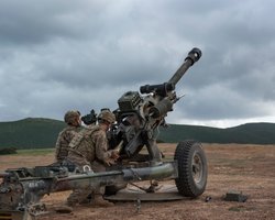 Гаубицы и кассетные боеприпасы: США объявили о новом пакете помощи для Украины