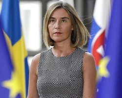 ЕС подумает, вводить ли санкции против РФ за раздачу паспортов на Донбассе, – Могерини