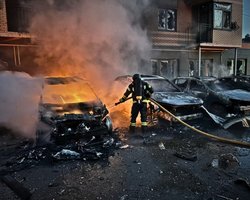 Репортери Business Insider потрапили під нічний обстріл Києва: що їх здивувало