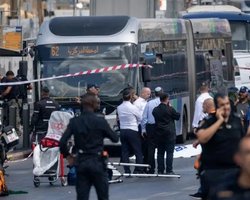 Теракт в Иерусалиме: боевики убили шесть человек на оживленном перекрестке (видео)