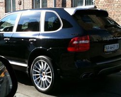 Сотрудник УБОП, который громил офис ProstoPrint, ездит на Porsche, - Олейников