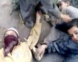 Афганские дети играют в террористов-смертников (видео)