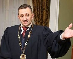 Экс-судья Зварыч просит его отпустить